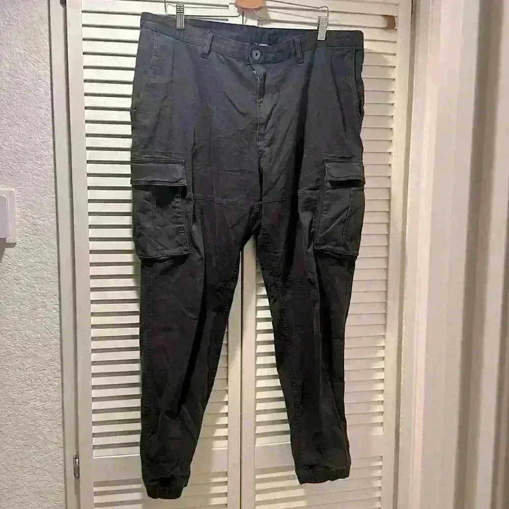 Men Pants in Navy